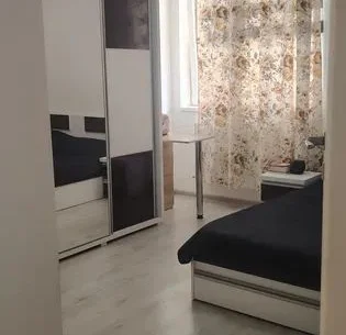 Apartament de Vanzare - 2 camere  51 mp - gradina + loc parcare