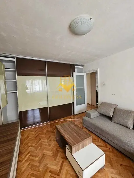 3 camere decomandate, balcon, parcare, Intre lacuri, Mol, FSEGA