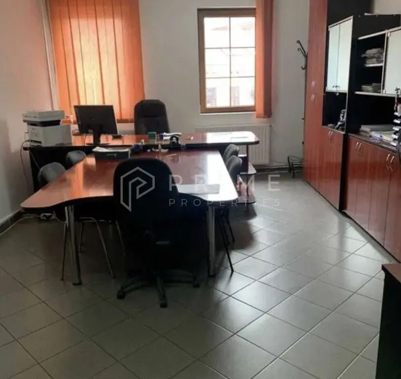 DE ÎNCHIRIAT: Spațiu Comercial Ultracentral (200 mp) – Front Stradal