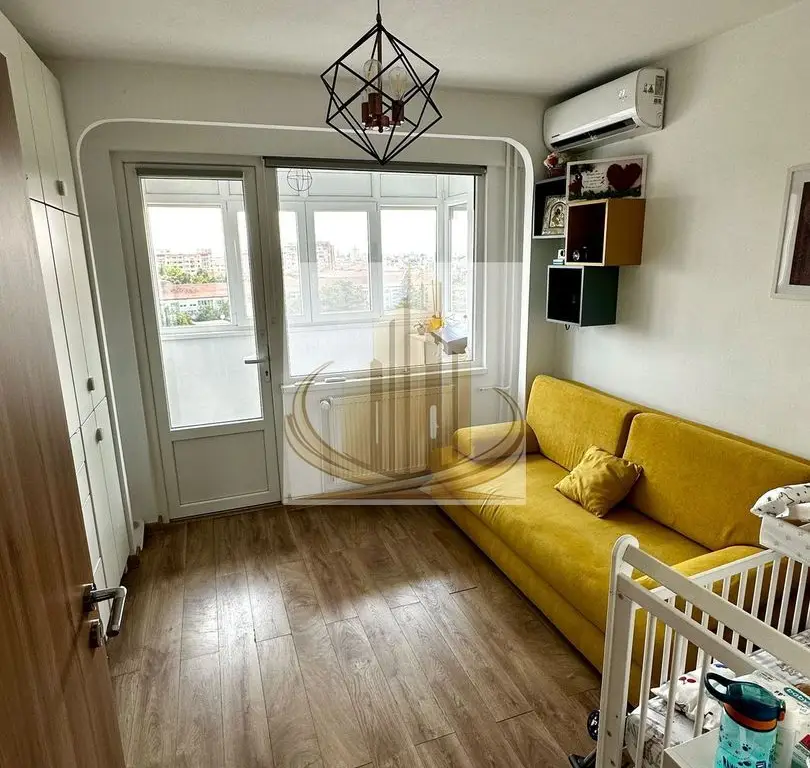 Apartament cu 4 camere si 2 bai | 84 mp | decomandat | zonă centrală
