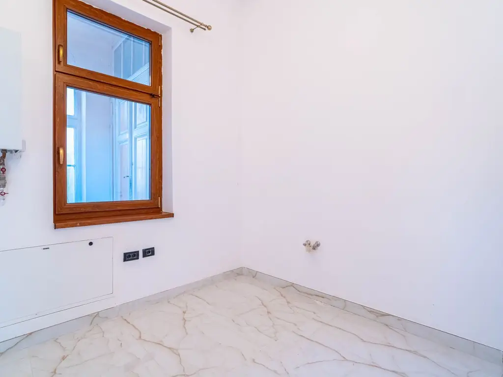 Apartament 2 camere parter înalt, amenajat complet.