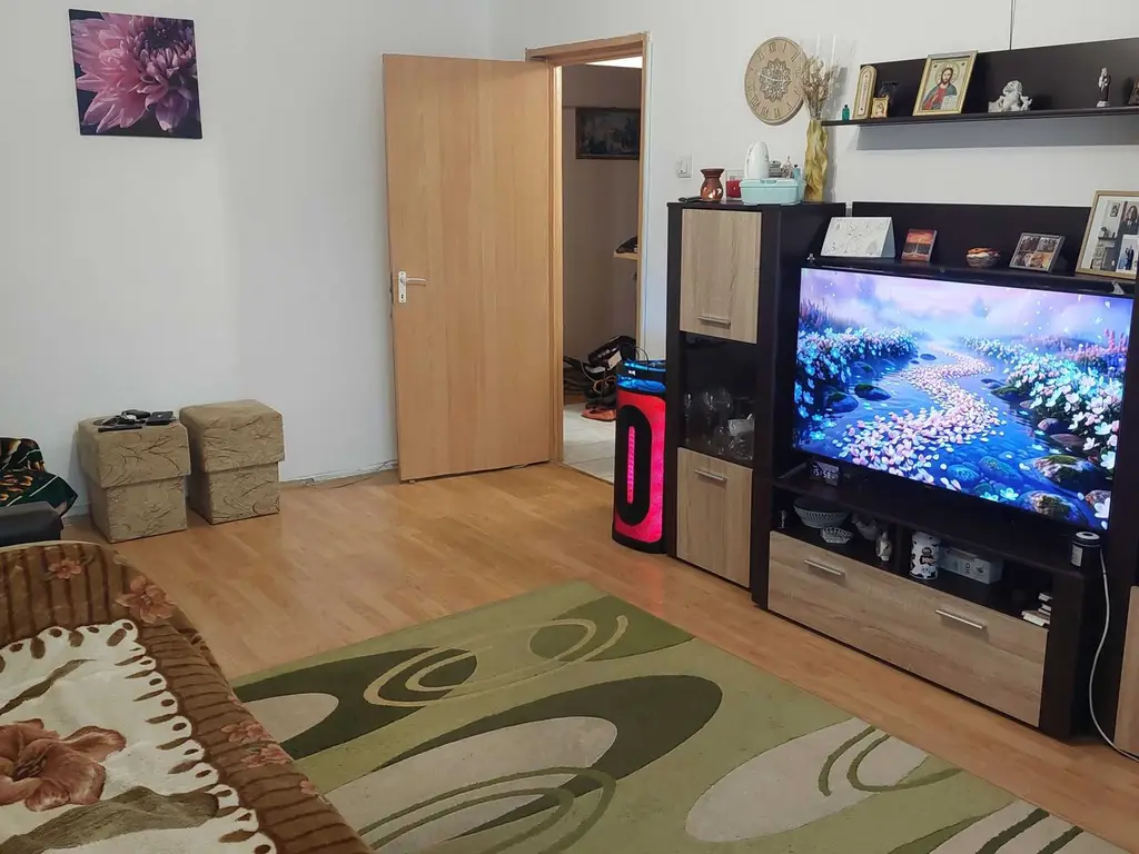 Propritar vand apartament cu 4 camere Timisoara