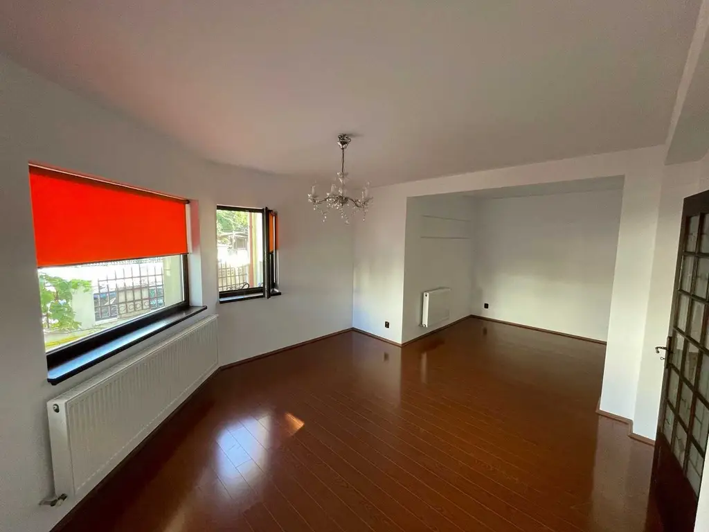 Ag BRASADAS vinde vila 8 cam curte 237mp D+P+2+M 13 Sept.