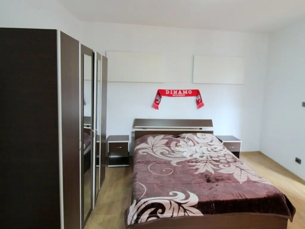 De vanzare casa cu 3 camere, zona Port, 64.000 euro