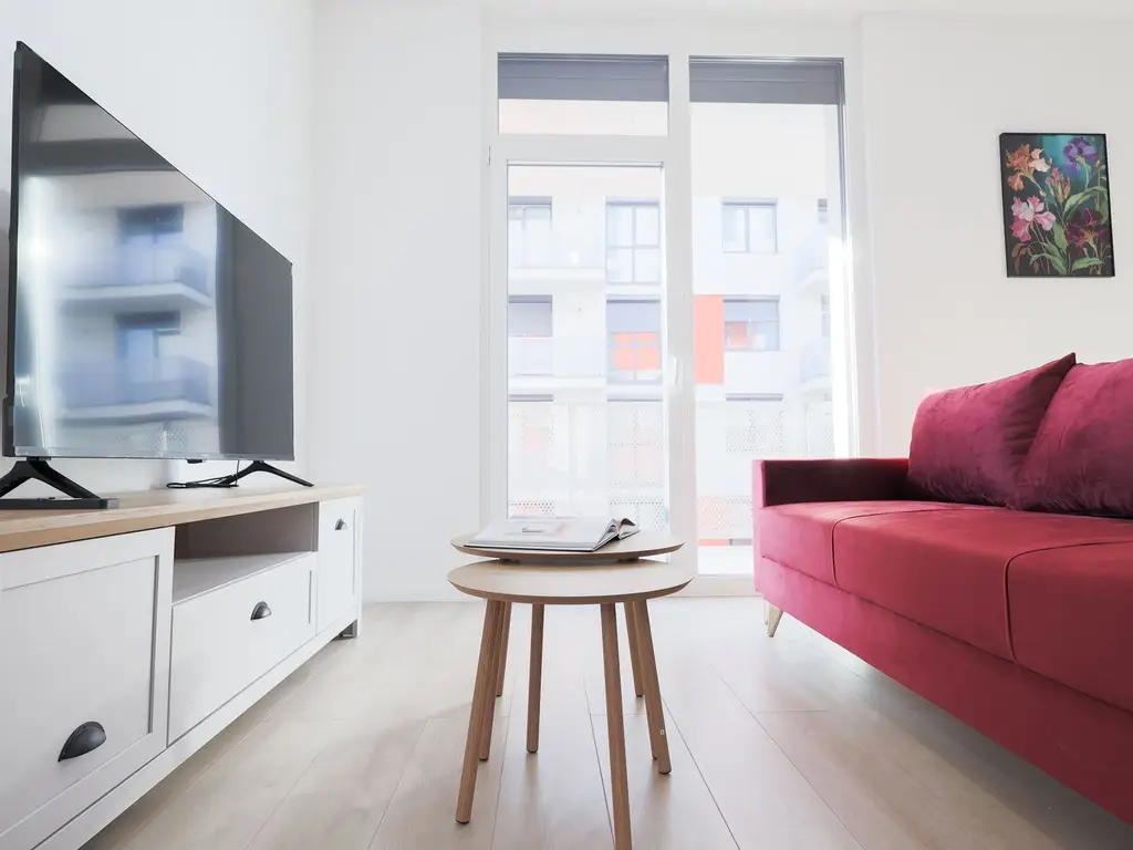 Apartament cu 2 camere NOU, finisat cu Chirias inclus