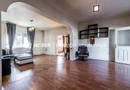 Casa ideală pentru familie: școală la 3 min. Zonă foarte liniștită.
