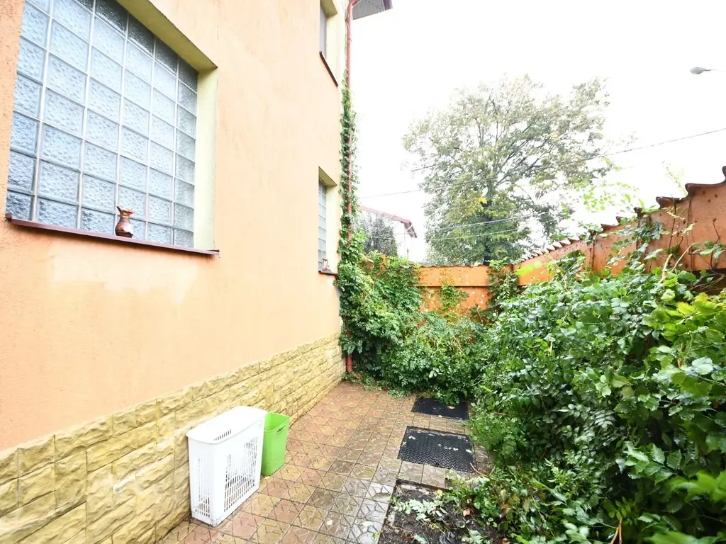 Vila spatioasa, pretabil pentru locuit/clinica, zona Micro 17 – Galati