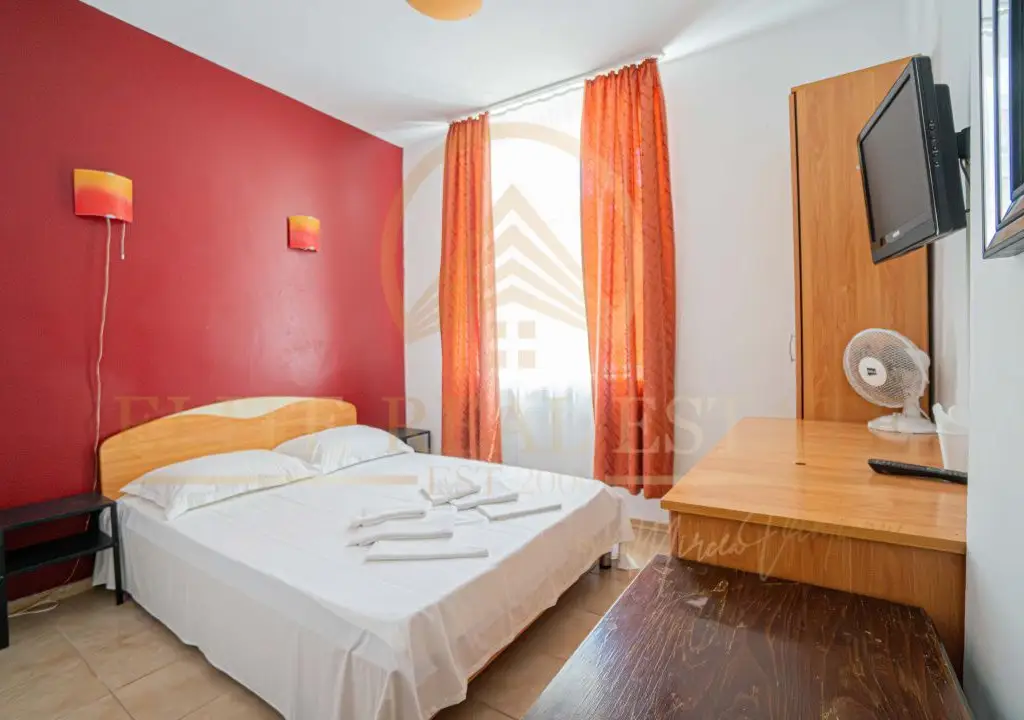 Hotel de vânzare în centrul stațiunii Eforie Sud