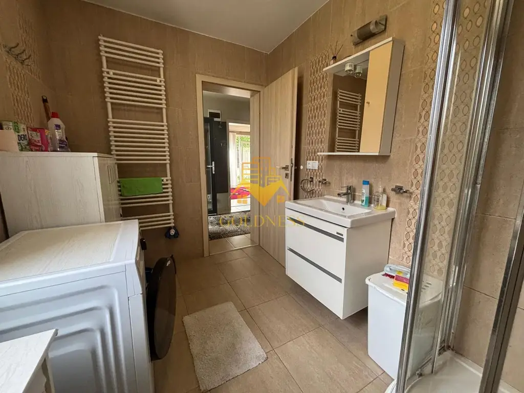 Duplex, 4 camere, modern, curte, terasă, 200mp teren, Florești
