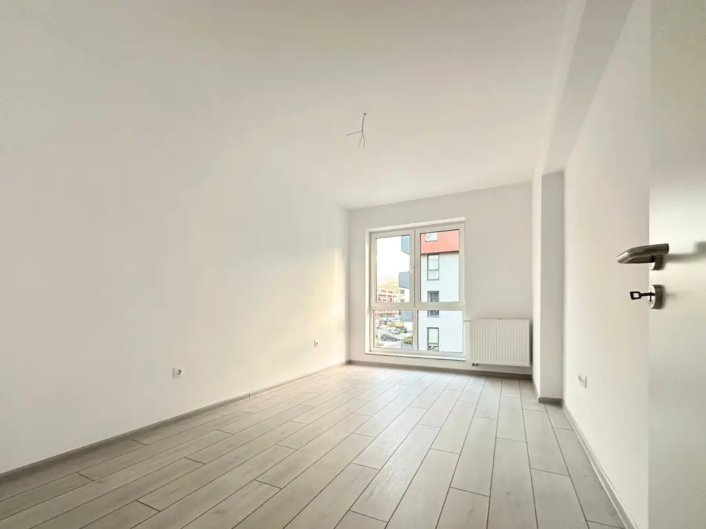 VÂNZARE APARTAMENT 2,5 CAMERE  NOU NELOCUIT