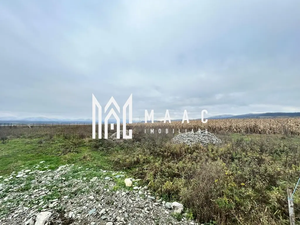 Teren intravilan | 860 mp | Deschidere 16 m | Priveliște montană | Bradu