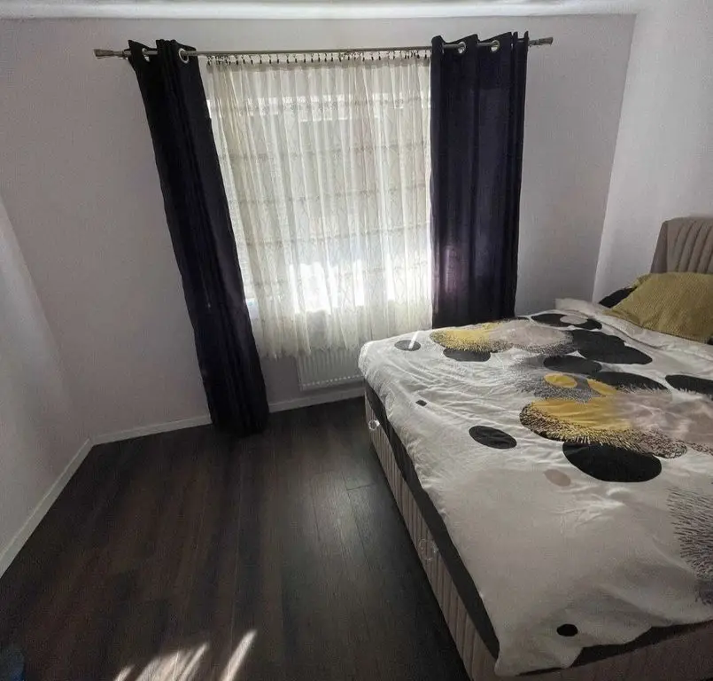 Apartament de vanzare cu 3 camere, Micro 16 Satu Mare etaj 4/4