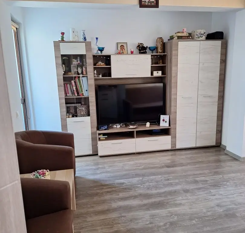 Apartament 2 camere Etj1, decomandat, loc de parcare Inclus in pret