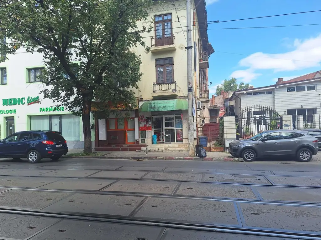 Vand doua spatii comerciale invecinate zona centrala Pta George Cosbuc