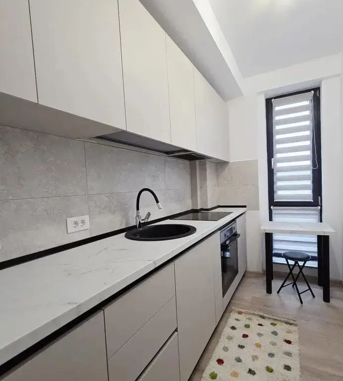 Apartament cu o camera, bloc nou - Prima inchiriere