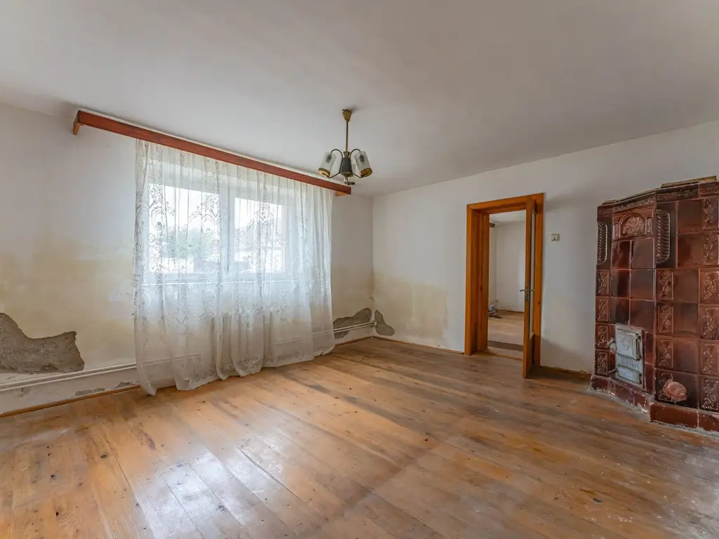 Casă individuală de renovare în Bod, Brașov