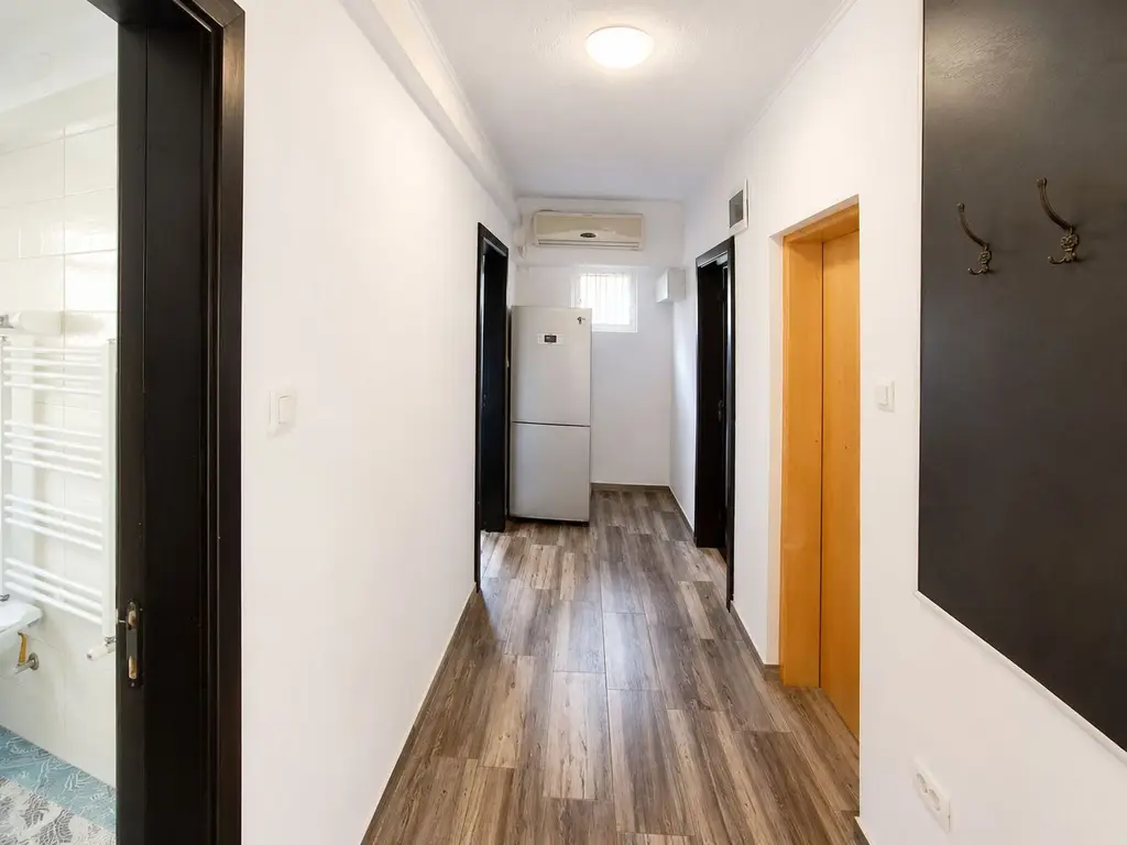 Apartament la casă cu terasă generoasă, între Lipovei și Aradului – co