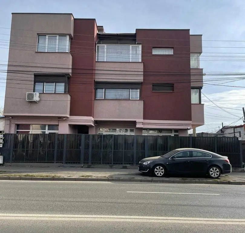 Vand imobil P+2 zona salaj rahova cu doua spatii comerciale