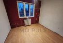 Etaj 1. Clima. Teren ingradit cu locuri de parcare.