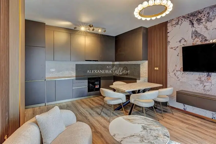 Apartament de vanzare 2 camere, balcon, etaj intermediar, Eroilor