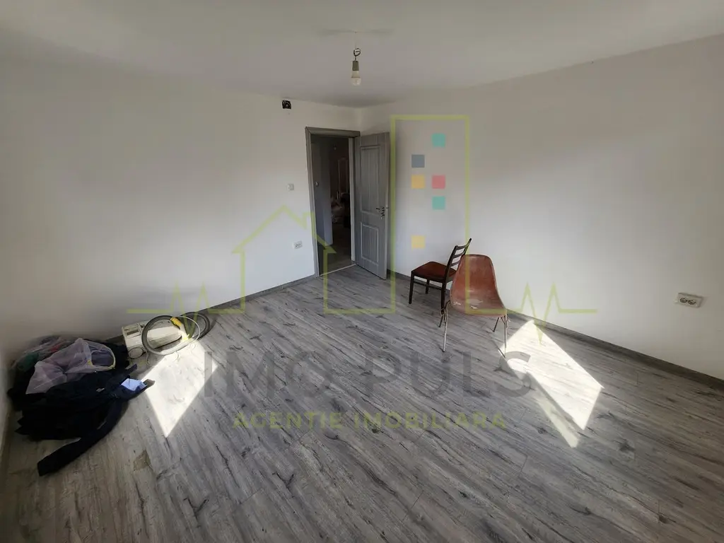 Casa individuala. Sag. Teren 604. 2 Bai. 4 Camere. Se preda la cheie.