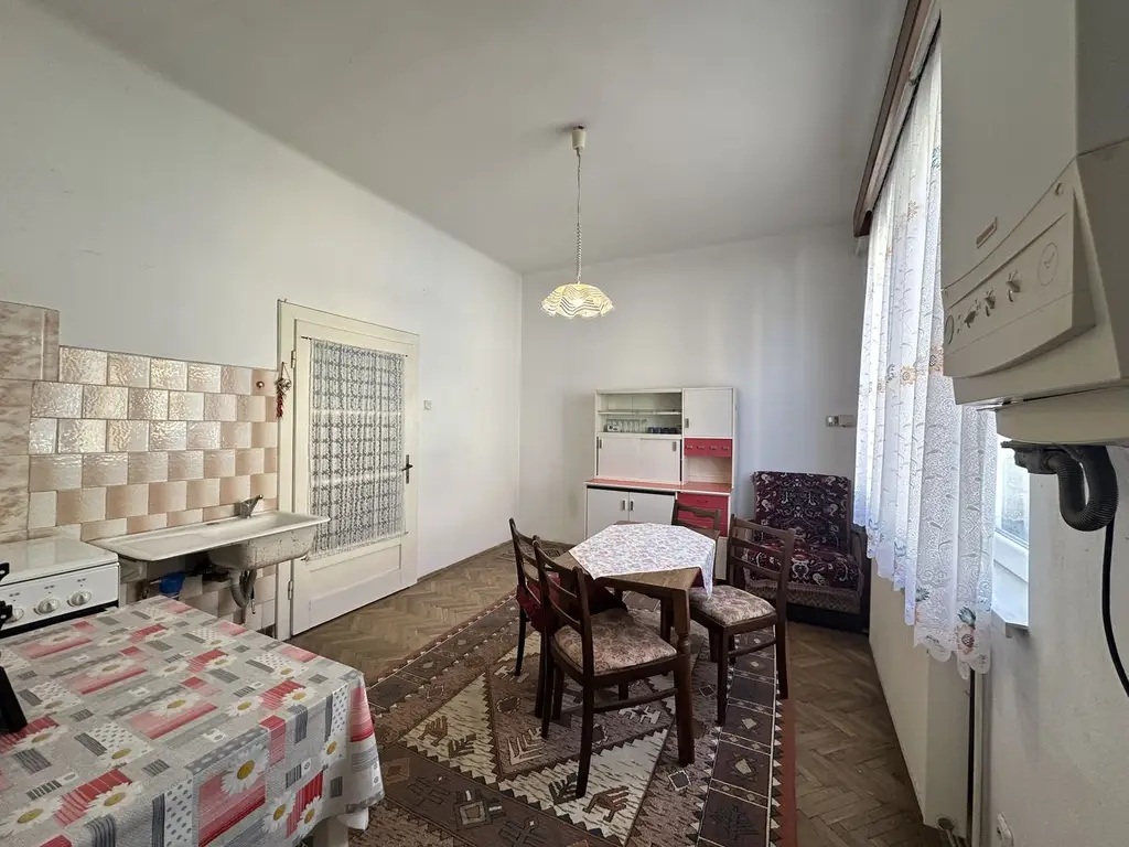 Apartament in casa spațios la doar 5-7 minute de Centrul Istoric