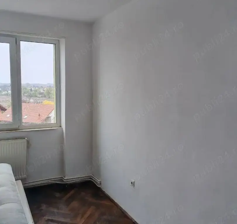 BRASADAS vinde ap cu 3 cam etaj 4/4 pe Drumul Botizului