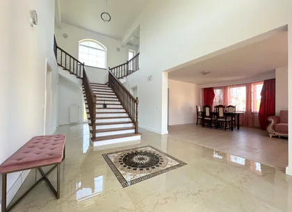 Vânzare casă 5 camere nouă elegantă și spațioasă în Hărman
