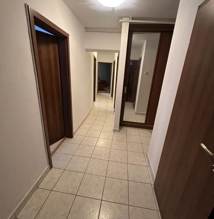 Vand aparatament 3 camere decomandat bdul Unirii, fantani