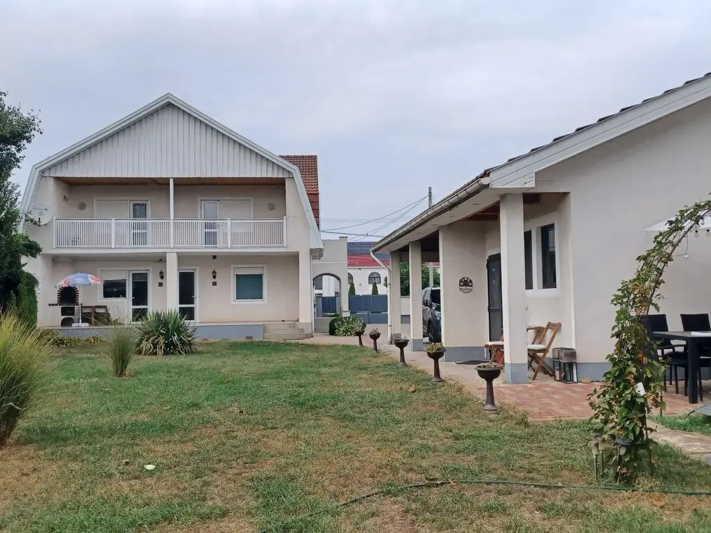BRASADAS vinde casa in zona Careiului.