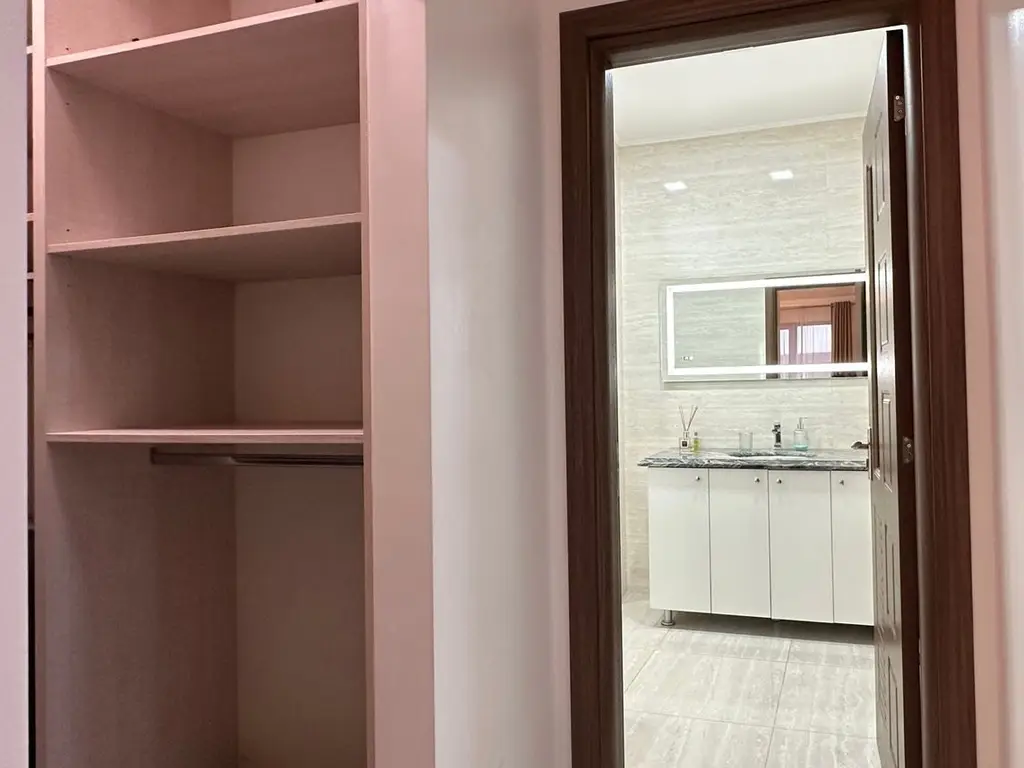 Vând apartament 3 camere 3 minute de Coresi complex ISARAN