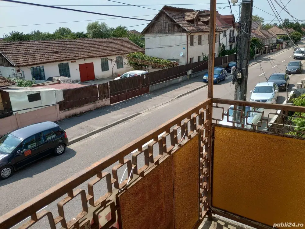 Ag BRASADAS vinde apt 3 camere la casa cu teren Axente Sever