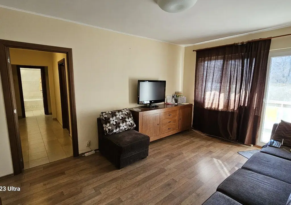 Apartament 4 Camere , et.3/4, Berceni-Racovita
