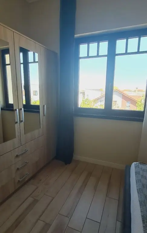 De închiriat apartament 2 camere – Dumbrăvița (la intrare)