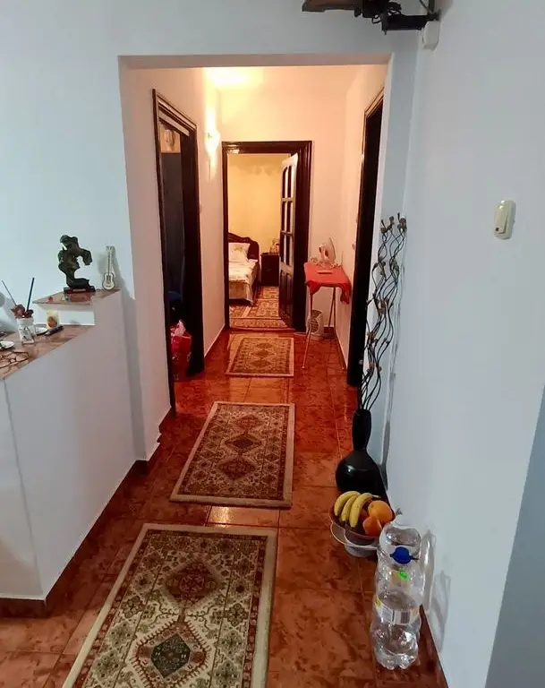 Apartament cu 3 camere in Tomis 3