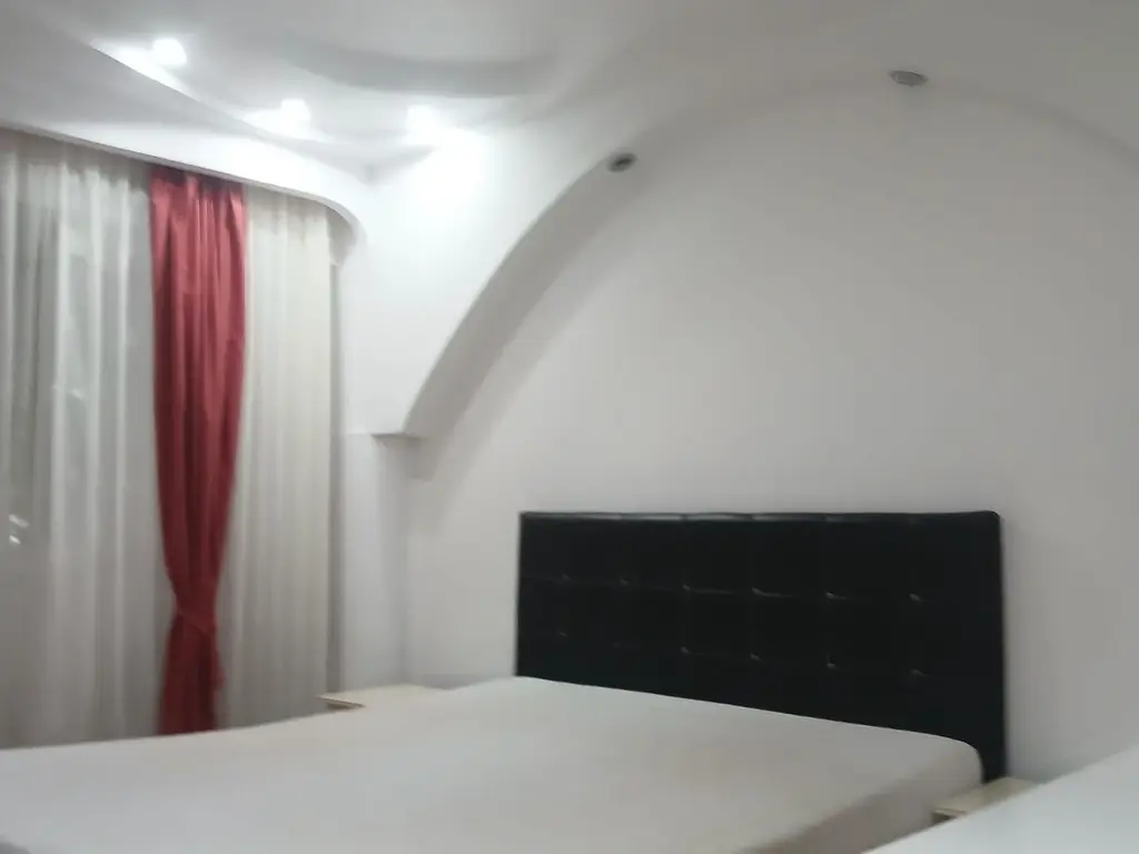 De inchiriat apartament cu 3 camere, I. C. Frimu, etaj 3, 450 euro