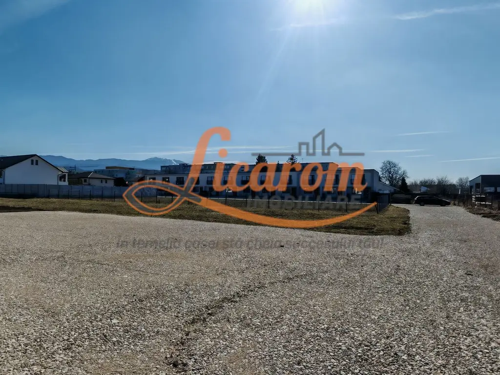 BARTOLOMEU,teren intravilan de 774 mp,intre case,constructii P+2