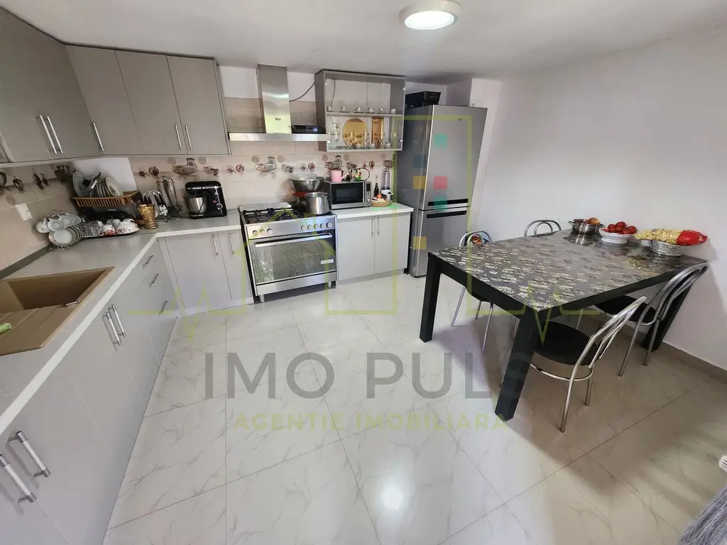 Casa individuala pe parter. Timisoara. 5 Camere. 2 Bai.
