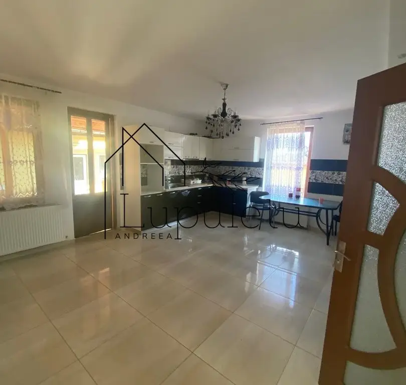 VILĂ PREMIUM DE VÂNZARE | STRADĂ PRIVATĂ | 5 CAMERE | Rasinari