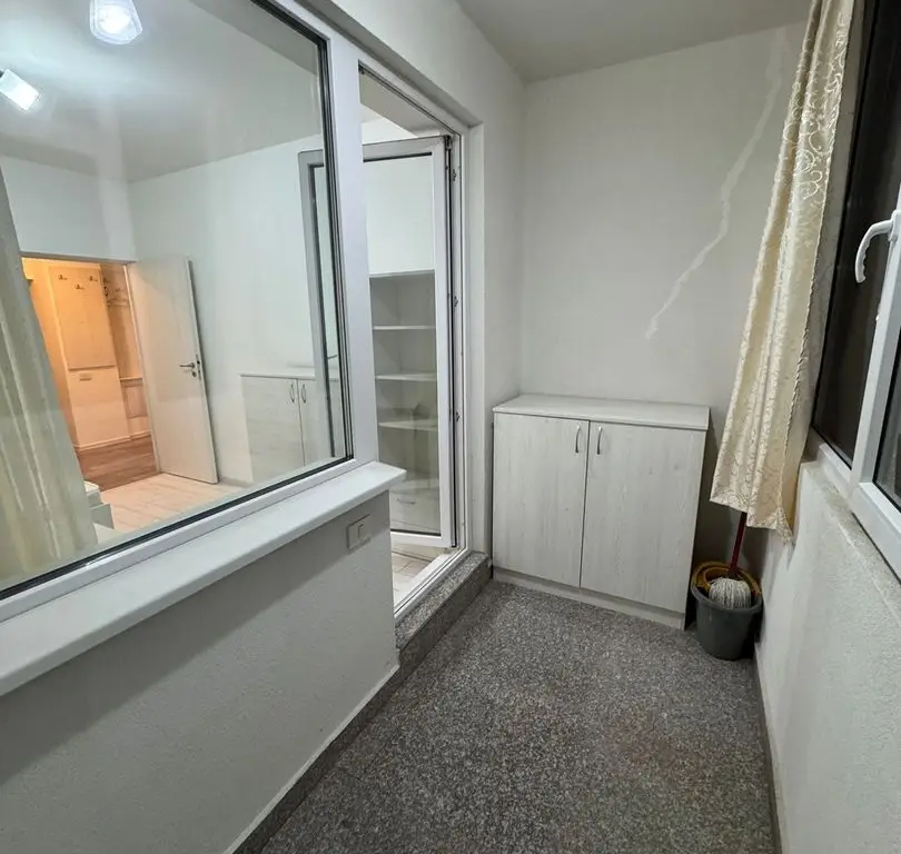 Ap 2 cam Militari Residence cu parcare inclusa