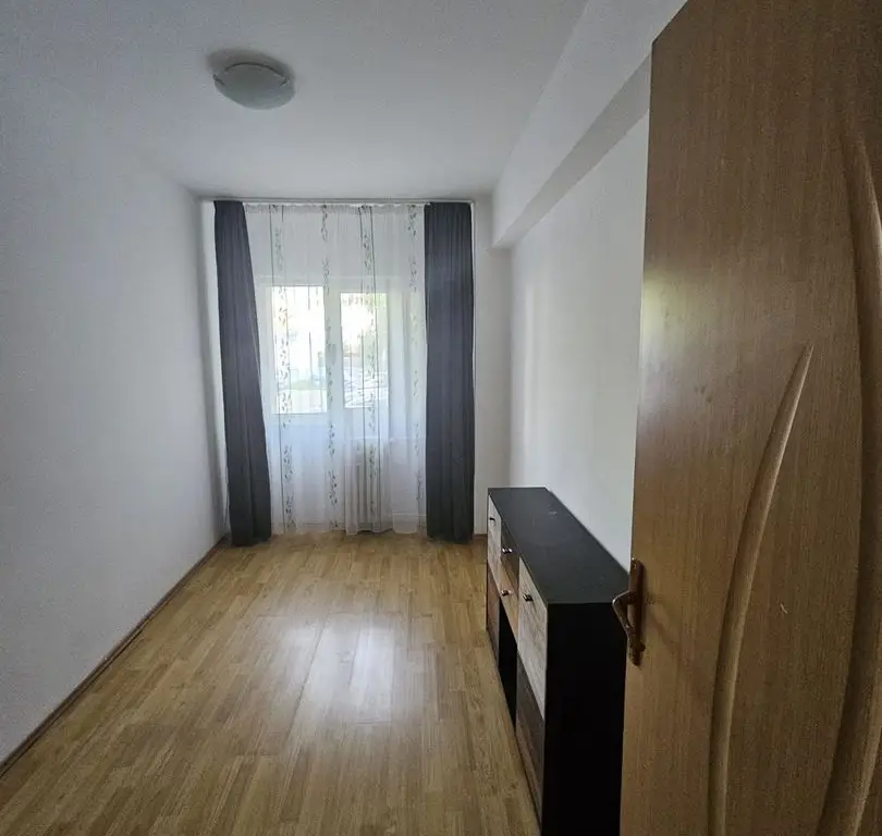 INCHIRIERE APARTAMENT 4 CAMERE | PARTER