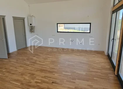 Vilă chalet modern cu perete panoramic de sticlă - Livezeni, Mureș