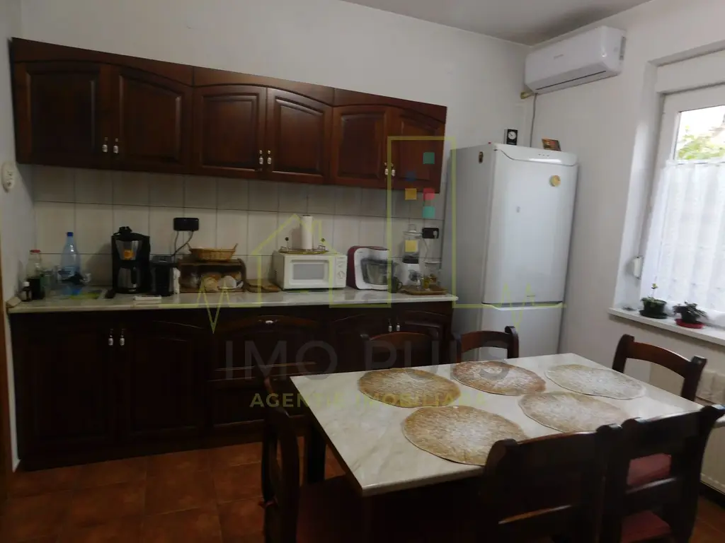 Casa individuala in oras. Mobilata si Utilata.Panouri solare
