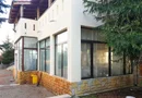Hotel cu arhitectură montană deosebită poziționare premium Sâmbătă de Sus