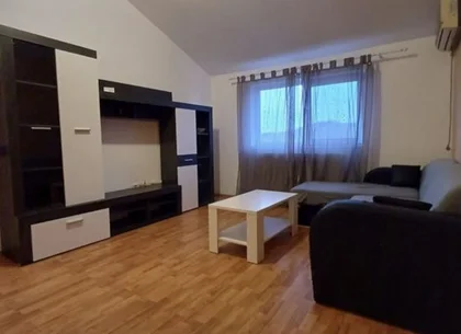 Vand apartament cu 3 camere in poarta 6 direct proprietar