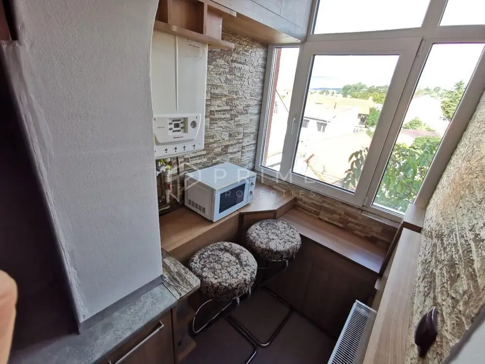 Apartament cu 1 cameră, renovat complet