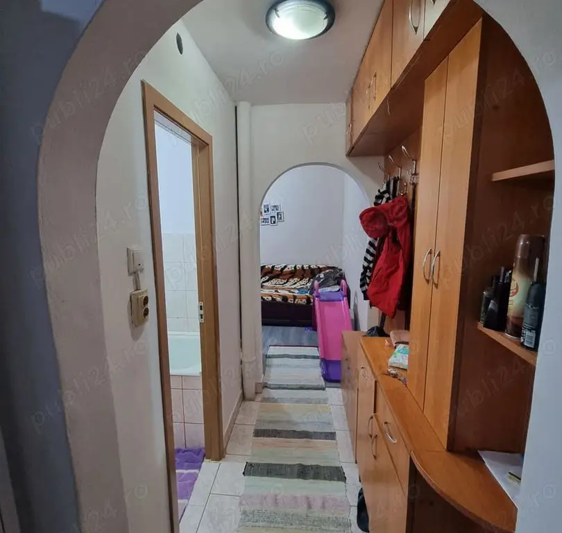 De vanzare apartament cu 3 camere