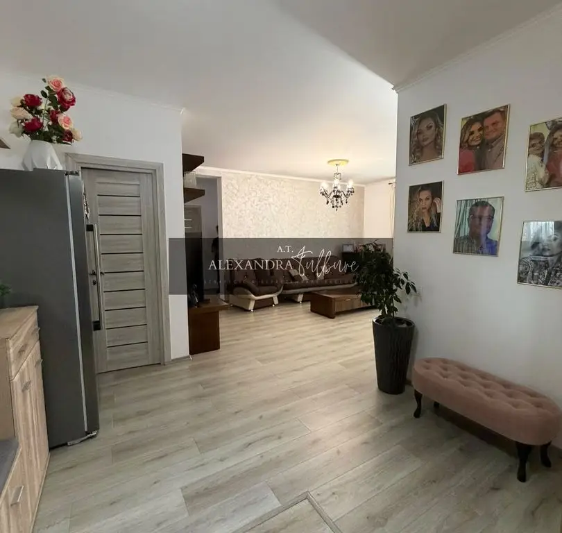 Apartament 3 camere, curte, boxa, parcare, Sub Cetate