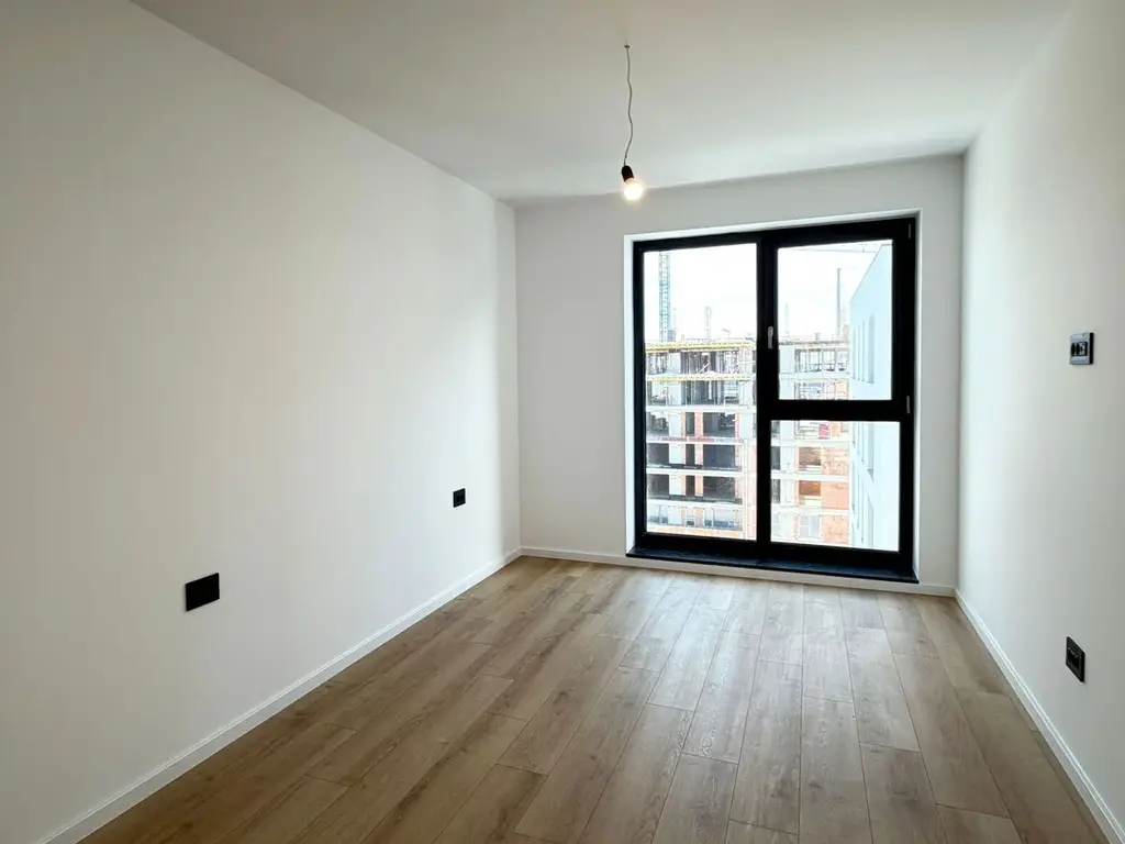 Kasper vânzare apartament de lux 2 camere nelocuit vedere libera spre Tâmpa