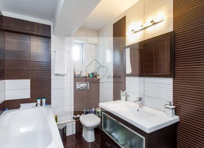 Vanzare duplex Aparatorii Patriei I SU 202mp + depozit 90mp I COM 0%